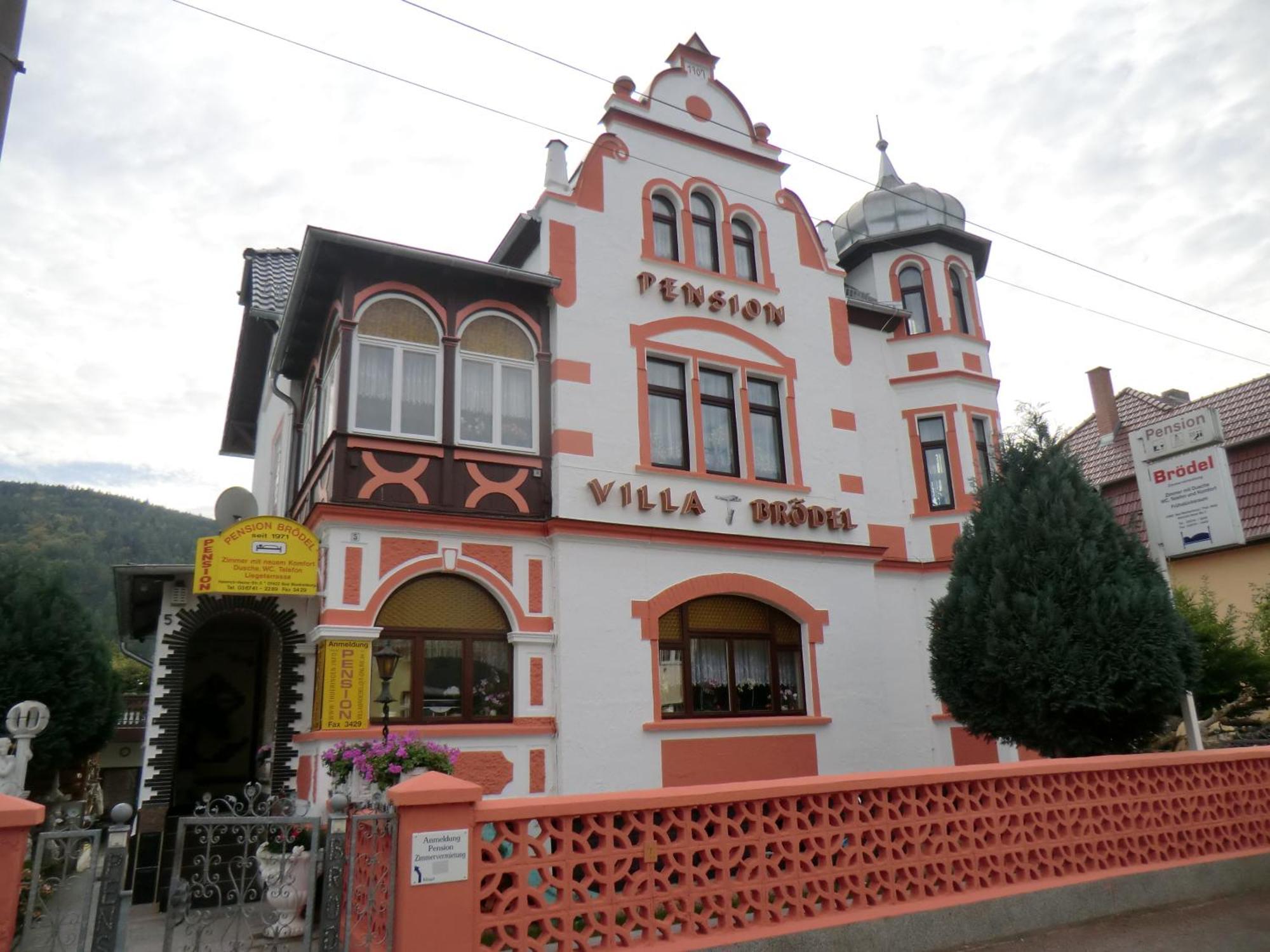 Pension Villa Broedel บาดบลังเคนบวร์ก ภายนอก รูปภาพ